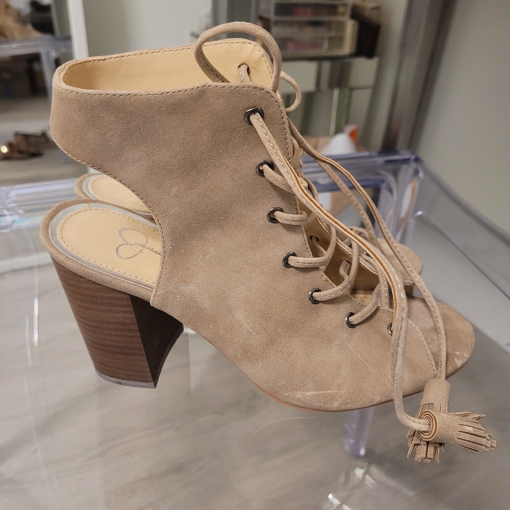 Jessica Simpson tan lace up shoes, sz 36